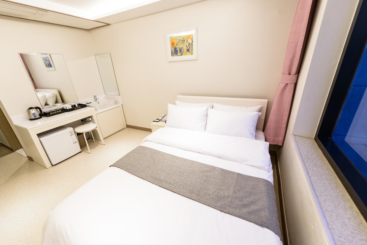 סאוגוויפו Rezion Hotel מראה חיצוני תמונה