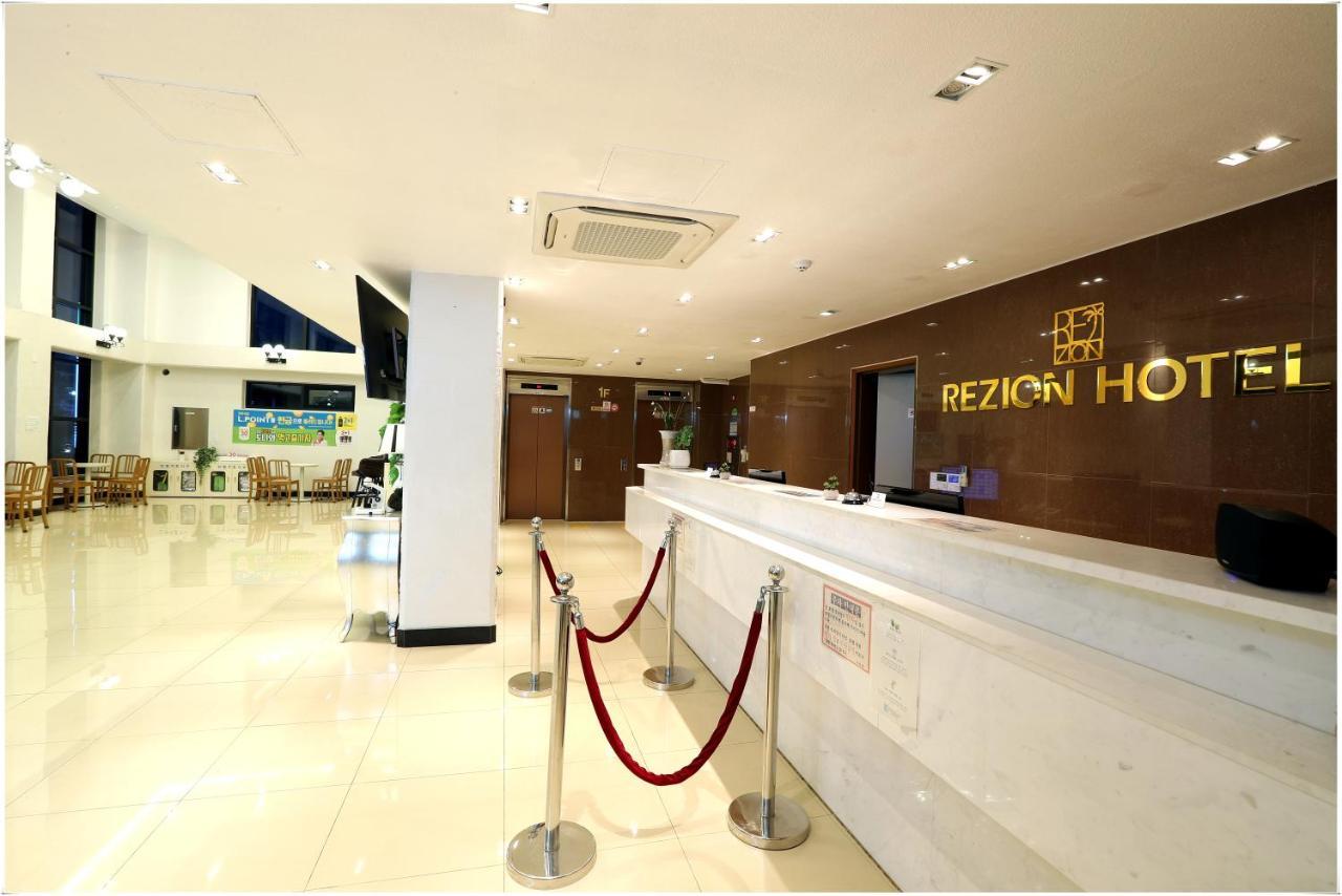 סאוגוויפו Rezion Hotel מראה חיצוני תמונה